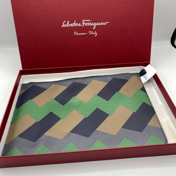 Ferragamo Men’s Geometric Leather pouch - Picture 2 of 7